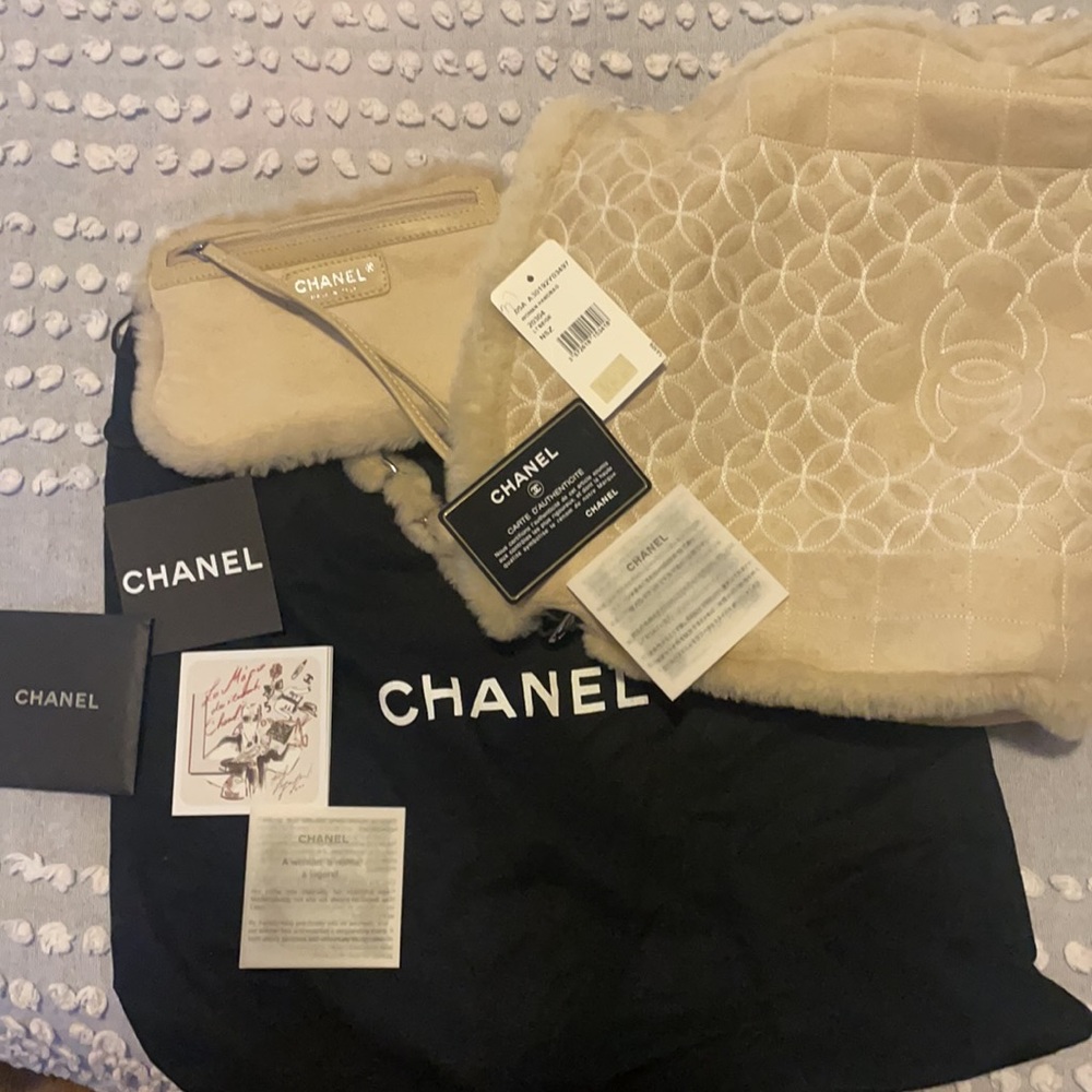 Chanel Fur hand bag